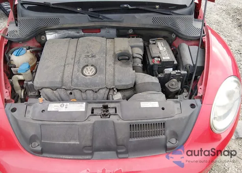 2013 Volkswagen Beetle 2.5L Entry z USA, uszkodzony, nr VIN 3VWFP7AT8DM645177